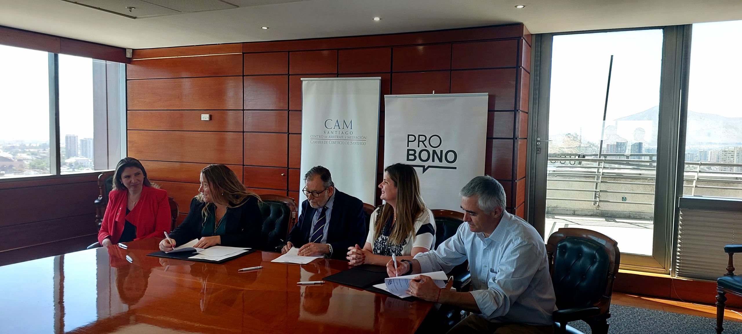 Acuerdo CAM Santiago y Fundación Pro Bono
