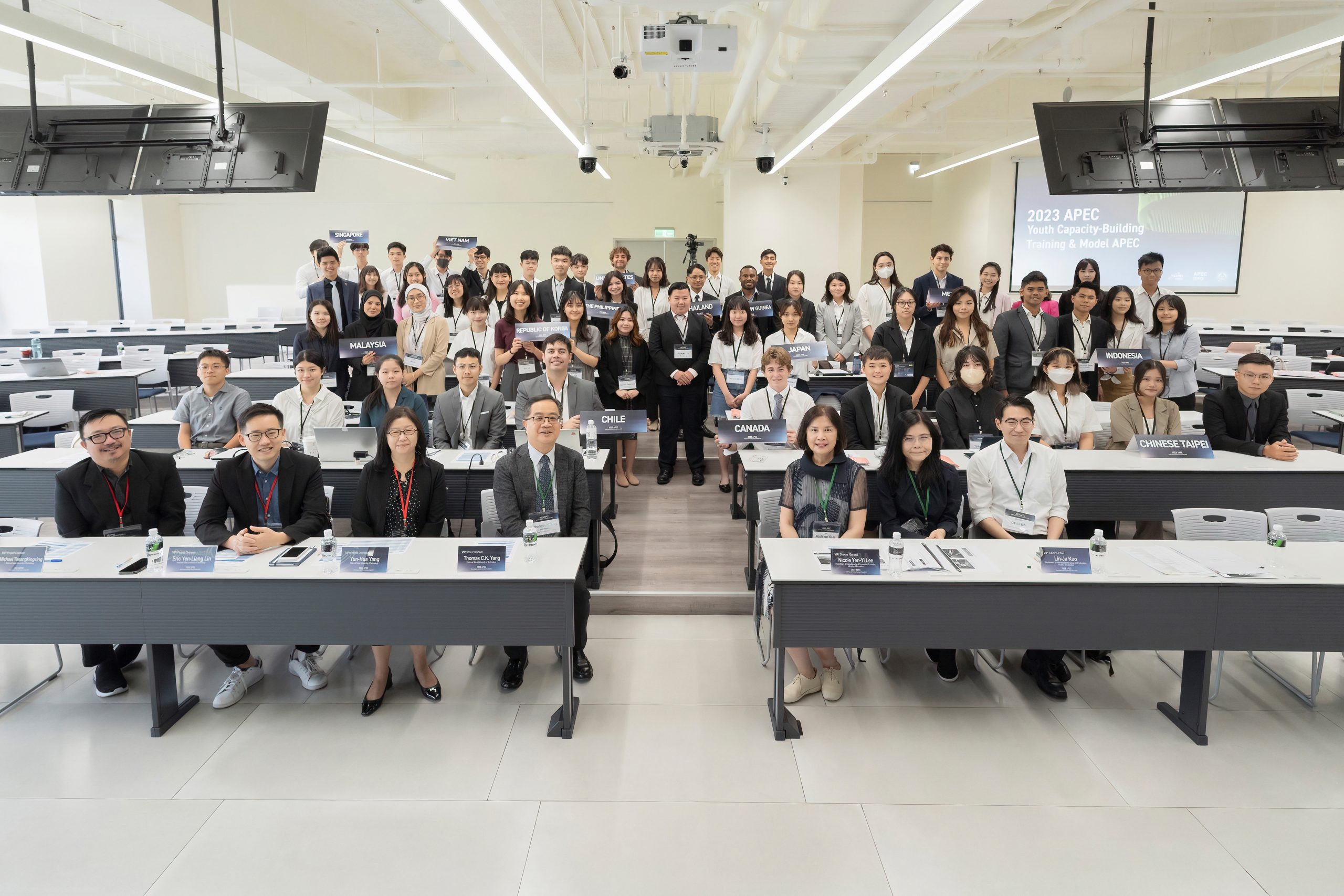 Claudio F. Osses Garrido y su participación en «APEC Youth Capacity-Building Training & Model APEC» en Taipéi