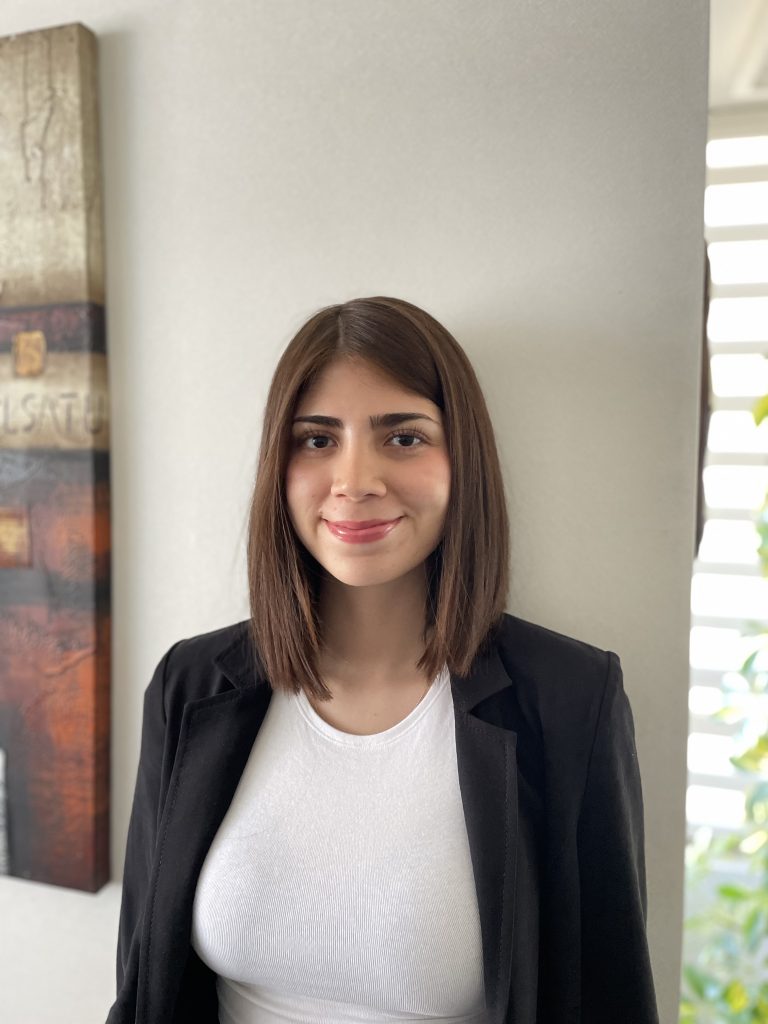 Estudiantes de 6 universidades realizan pasantías de primavera y verano en el CAM Santiago