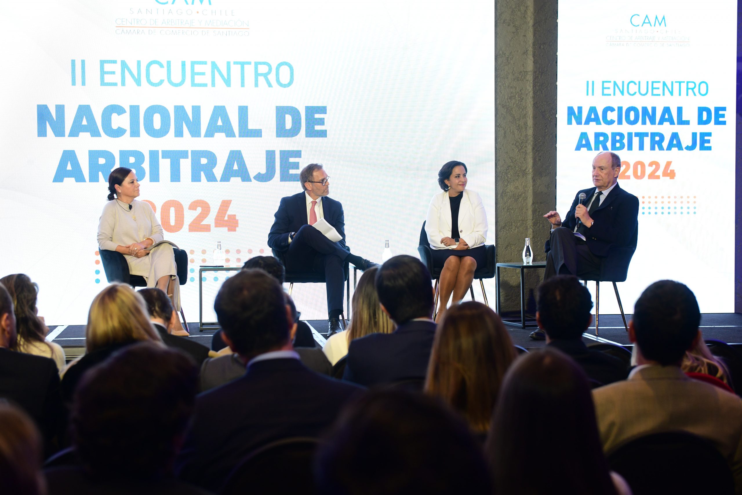 Más de 330 personas se reúnen en el Segundo Encuentro Nacional de Arbitraje del CAM Santiago