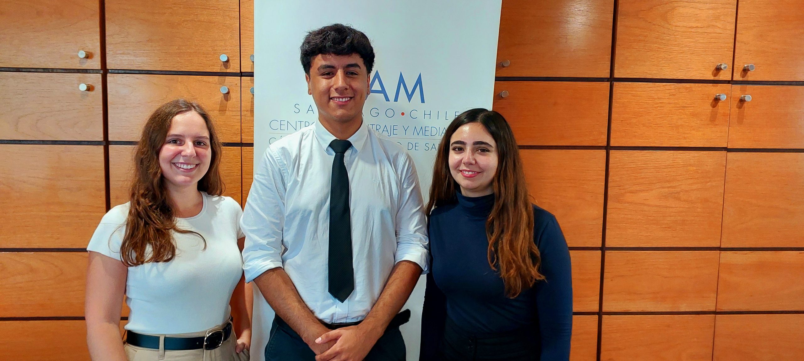 Estudiantes de la UAI, PUC y UCH realizan pasantías de otoño e invierno en el CAM Santiago