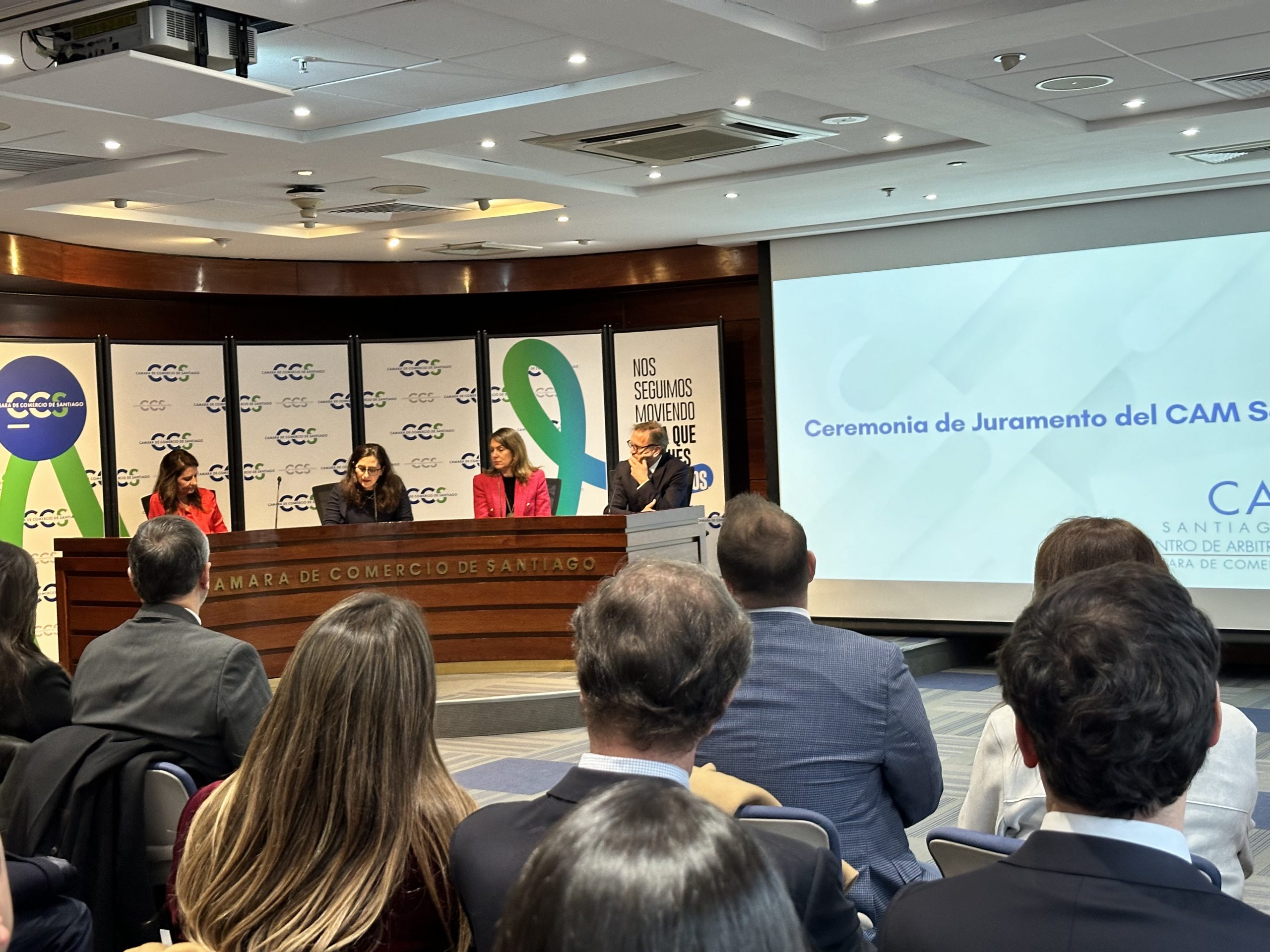 36 árbitras y árbitros se integran a la nómina general del CAM Santiago