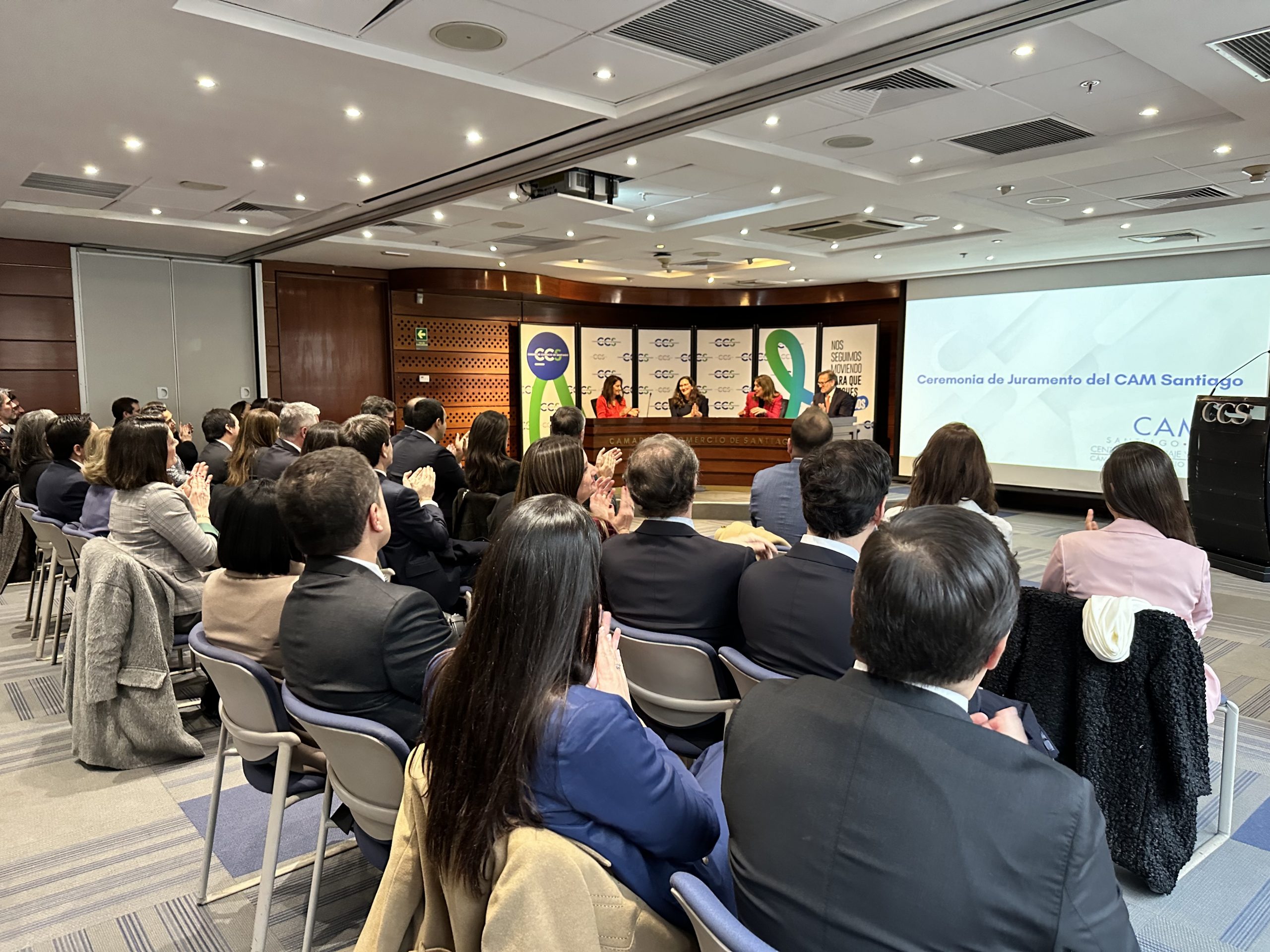 36 árbitras y árbitros se integran a la nómina general del CAM Santiago