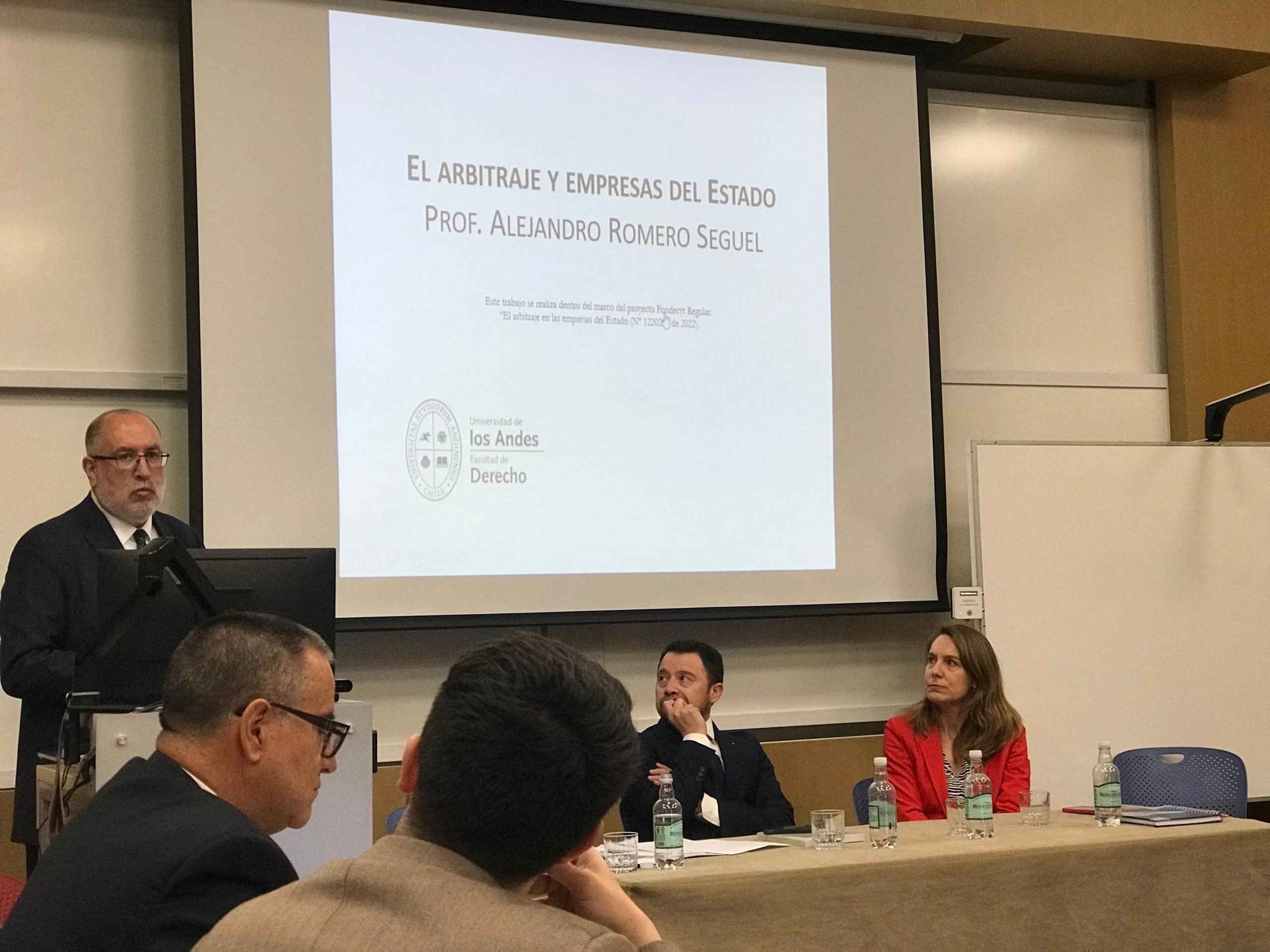 Ximena Vial expone en «Seminario Empresas Públicas y Arbitraje en el Derecho Chileno»