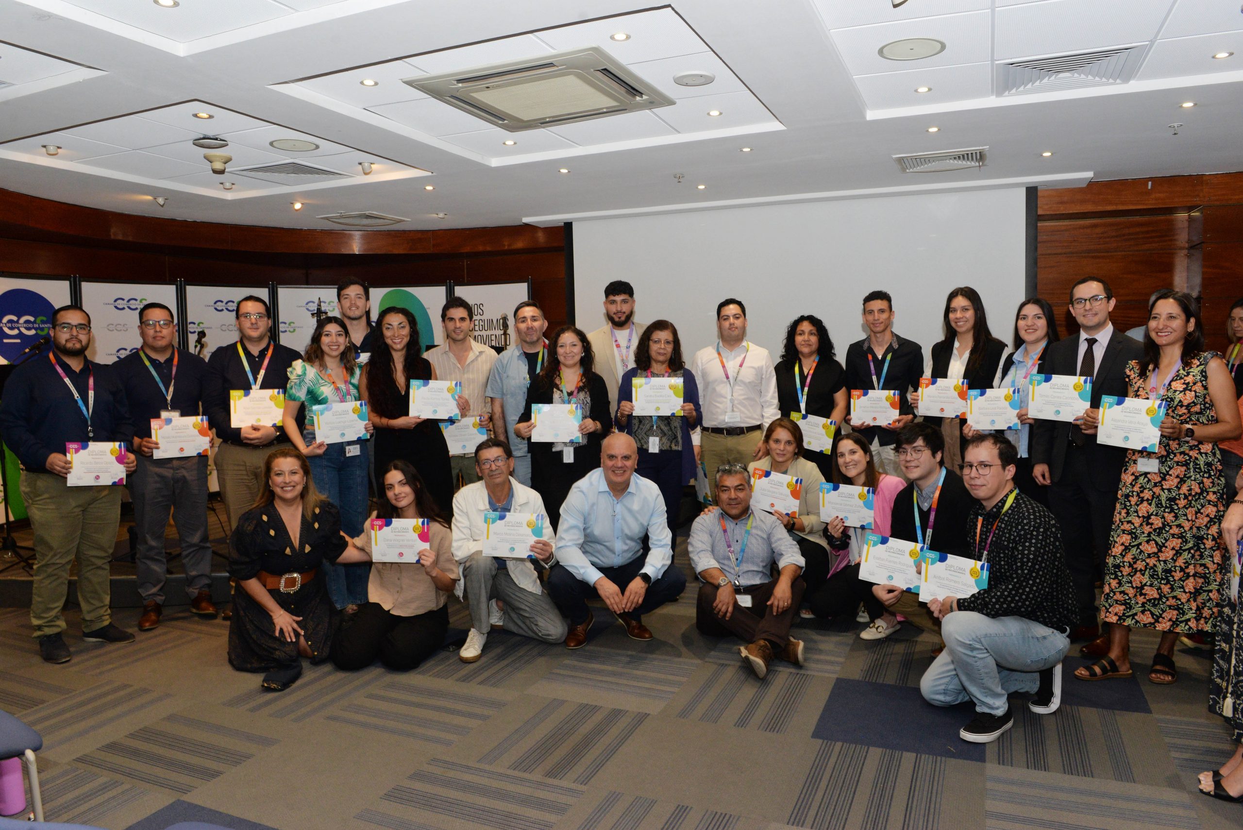 Equipo del CAM Santiago es reconocido con los «Pilares de la Cultura de la CCS» en 2024