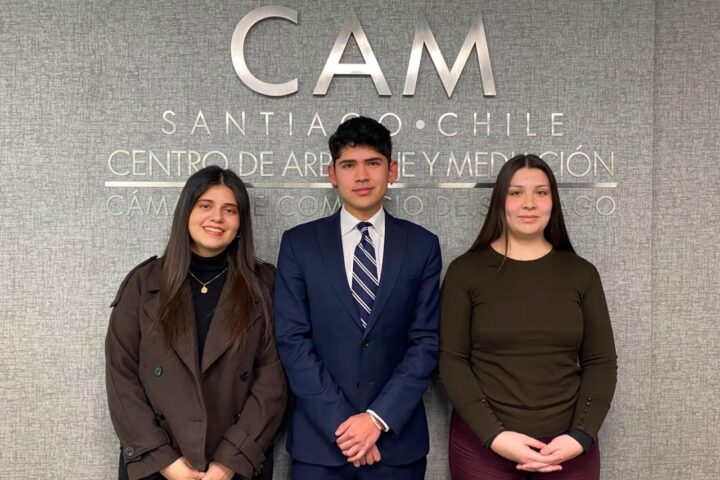 Estudiantes de la UCH, la PUC y la UNAB realizan pasantías de otoño 2026 en el CAM Santiago