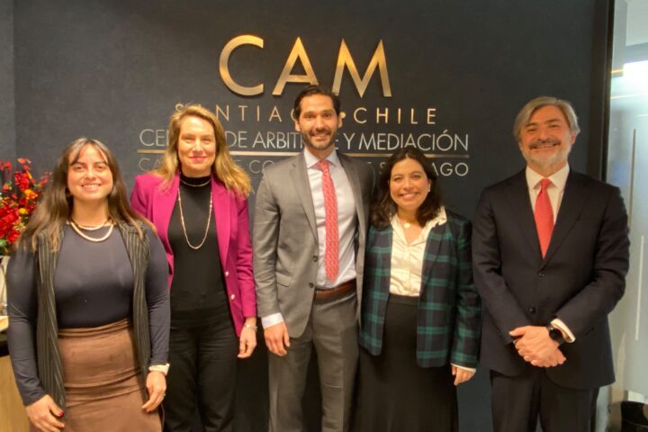 Se presenta el libro SVYAP – CAM Santiago: «El Derecho y Arbitraje de Inversión Extranjera: Una visión y estudio Latinoamericano»