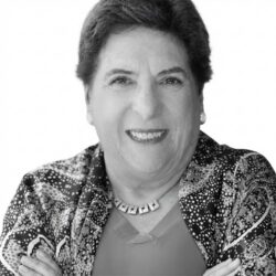 Jordán Astaburuaga, Luz María