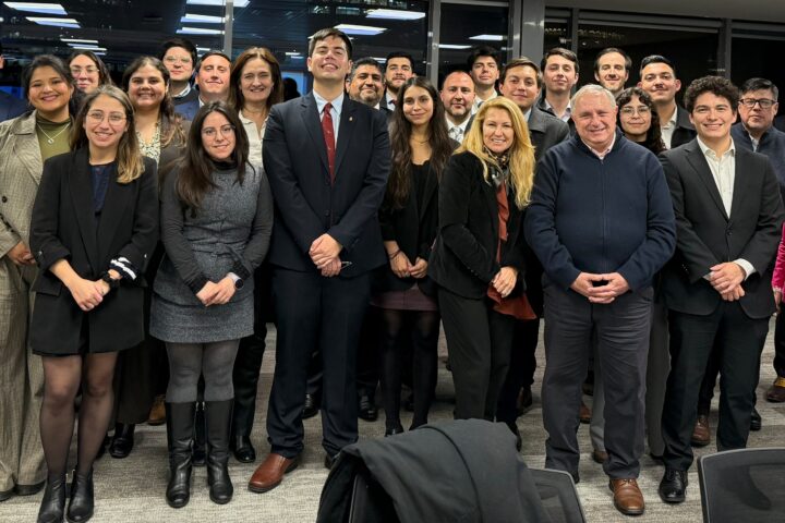 Dr. Roque Caivano imparte clase presencial en el «IV Diploma de Postítulo en Arbitraje Nacional y Comercial Internacional»