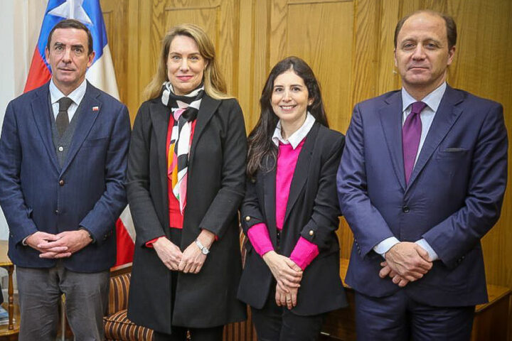 Ministro de Justicia y DD.HH. recibe al CAM Santiago para analizar Reforma Procesal Civil y Ley de Mediación Civil y Comercial
