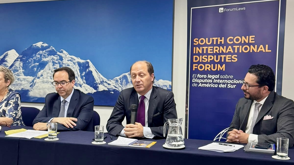 Destacada participación del CAM Santiago en importantes encuentros de resolución de controversias en Lima