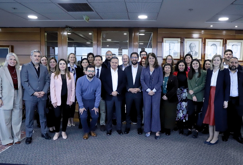 Presidenta de la CCS y Ministro del Trabajo abordan urgencia laboral y proyectos clave para el empleo femenino