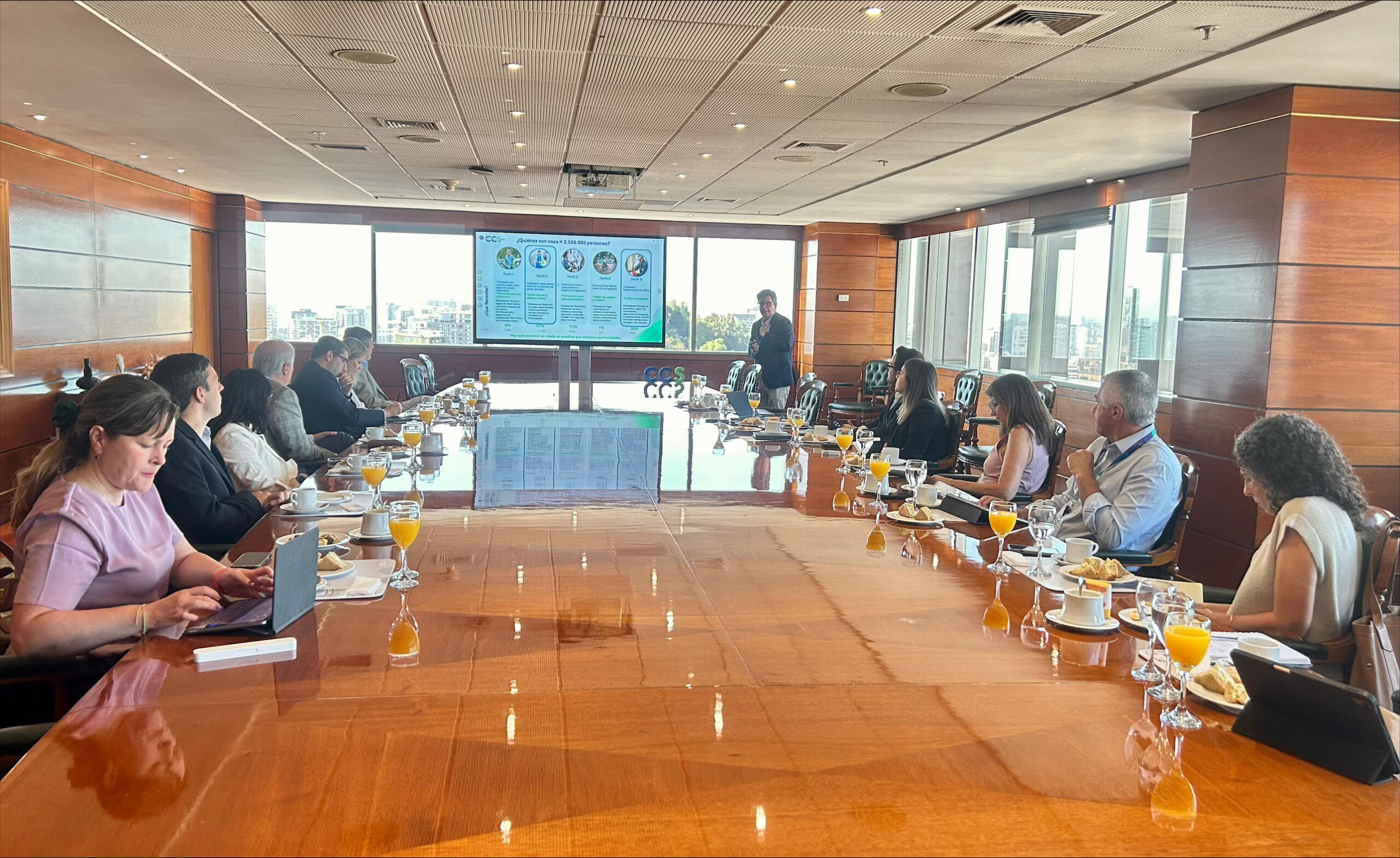 Consejo de Supermercados de la CCS analiza prioridades estratégicas y avances de One Click