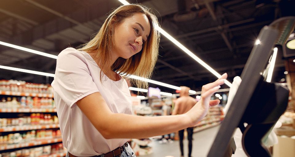 Ventas de supermercados superan los US$18.500 millones en 2025 y confirman recuperación moderada del consumo