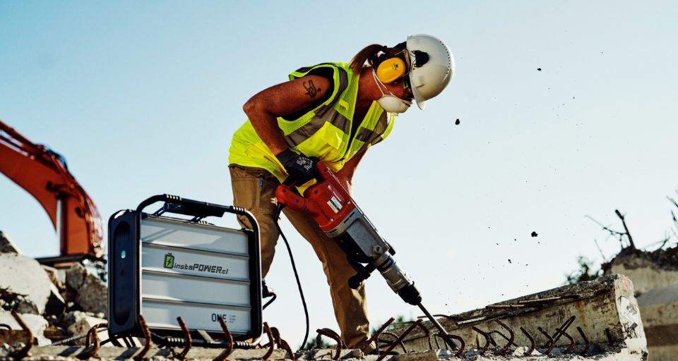 Energía portátil y limpia: InstaPower, el nuevo pack de batería para terreno