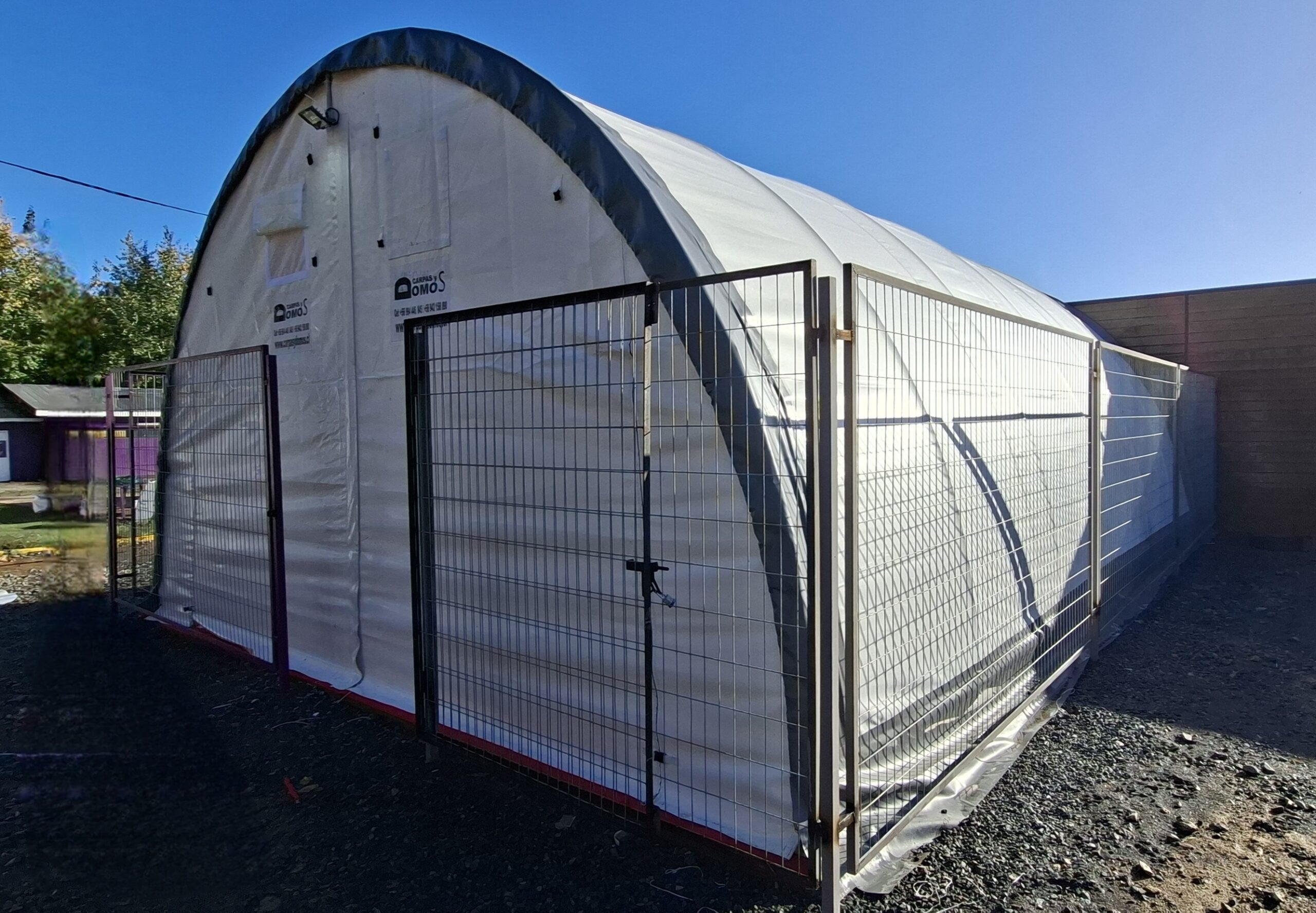 Carpas y Domos Ltda. amplía su oferta con carpas tipo hangar para soluciones de almacenamiento