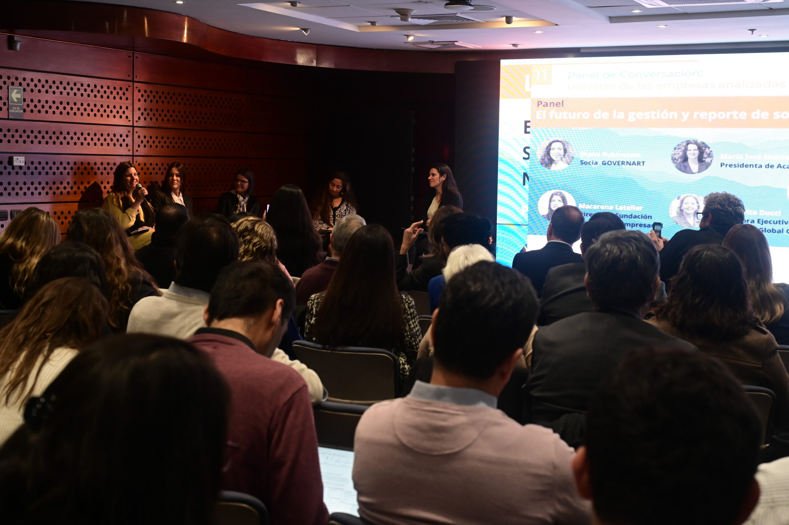 CCS recibe lanzamiento de estudio 2026 sobre reportabilidad ESG en el mercado chileno de GovernArt