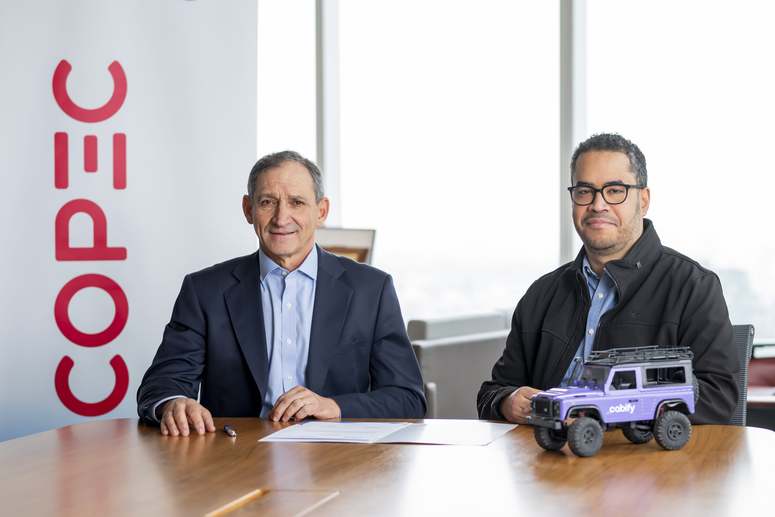 Cabify y Copec sellan alianza para ampliar beneficios a conductores e impulsar la electromovilidad