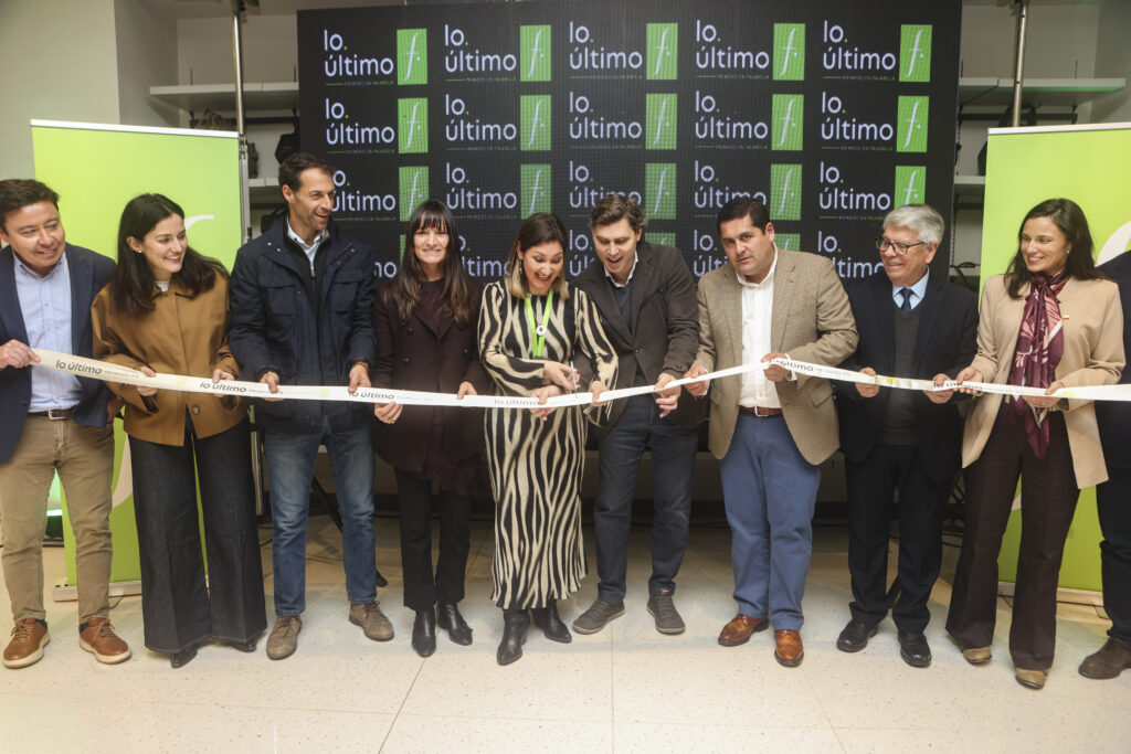 Falabella inaugura oficialmente su tienda en Linares y gener...