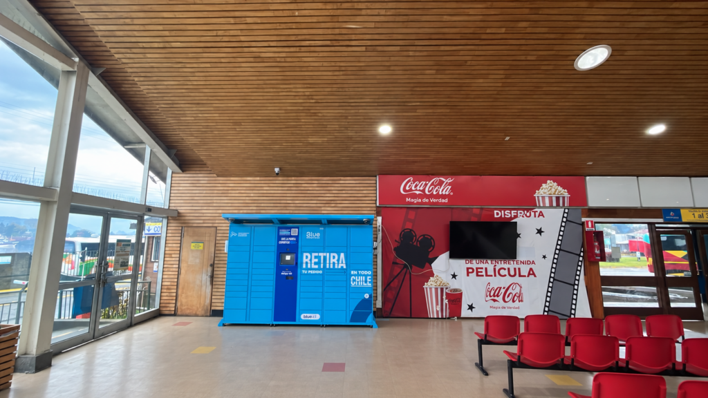 Por primera vez en un terminal de buses: Blue Express instal...
