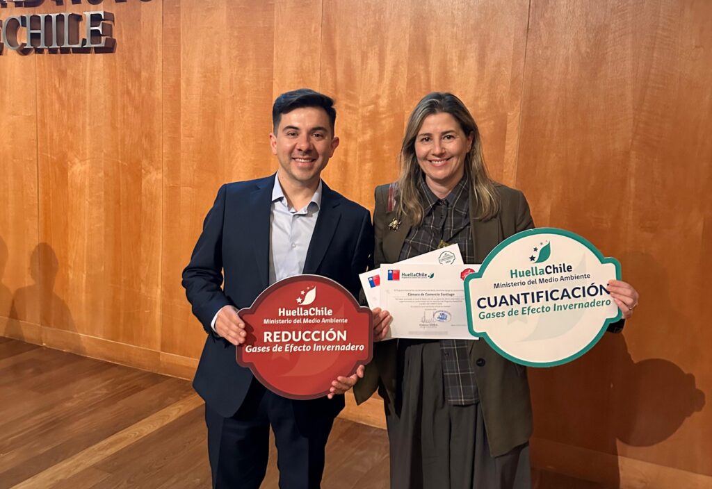 Cámara de Comercio de Santiago obtiene sellos HuellaChile de Cua...